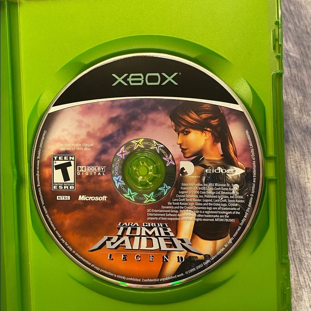 Lara Croft - Tomb Raider Legend (Microsoft Xbox, 2006) W/ cover art, box, game
